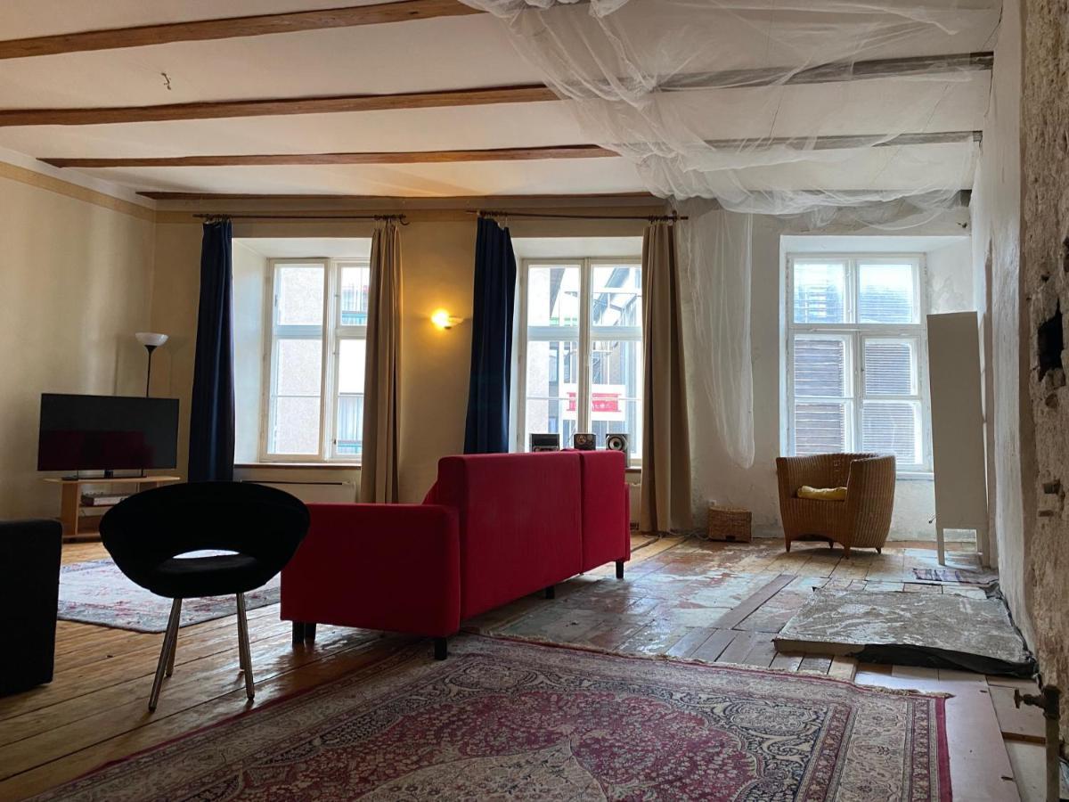 Bohemian In Old Town Apartment
